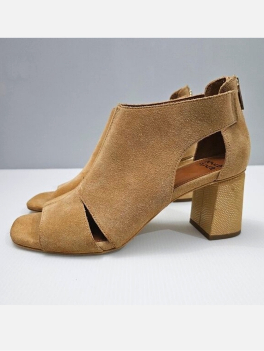 Donald Pliner Perra Perra Peep Toe Heeled Sandals Womens 10 Camel Tan Suede